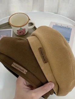 Discount 1pc Trendy Casual Brown British Beret With Letter Patched For Women Autumn Winter Painter Fedora Hat Women Hats