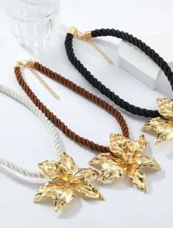 Sale Women's necklace Elegant Street Floral Necklaces Women Trendy Jewelry