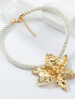 Sale Women's necklace Elegant Street Floral Necklaces Women Trendy Jewelry