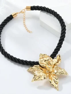 Sale Women's necklace Elegant Street Floral Necklaces Women Trendy Jewelry