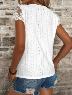 Women's Elegant Lace Tops Eyelet Blouse Casual Solid Color Regular Tops Short Sleeve V Neck Lace Patchwork Buttons Regular Fit Daily Romantic Petite Tops Summer Holiday Wear Women Lace Tops